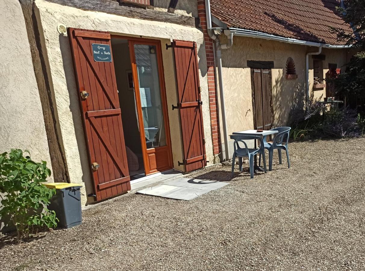 Agreable Studio Dans Le Centre Historique La Ferte-Saint-Aubin Luaran gambar